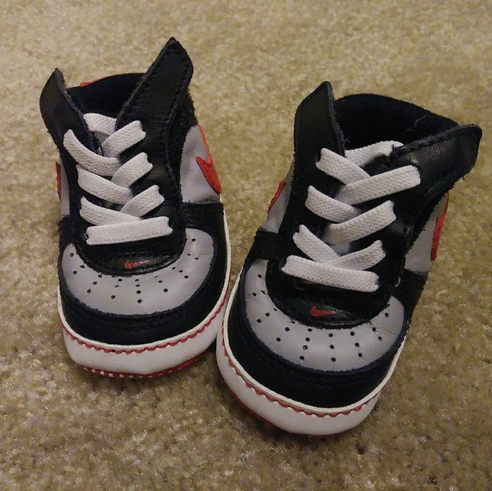 ✔1C ✔Nikes